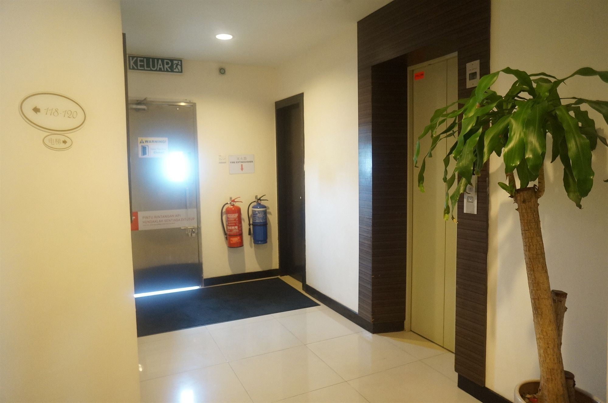 โรงแรมแมงก้า เซอรีเคมบางัน ภายนอก รูปภาพ